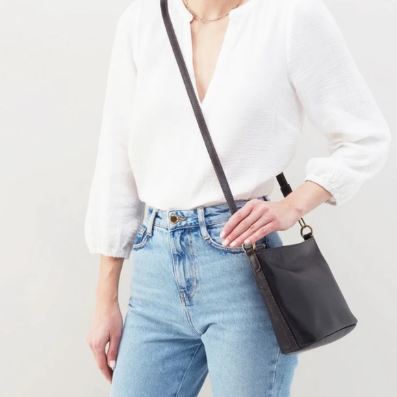 NEW! Hobo Belle Convertible Shoulder Bag Black Leather NWT - Picture 5 of 14